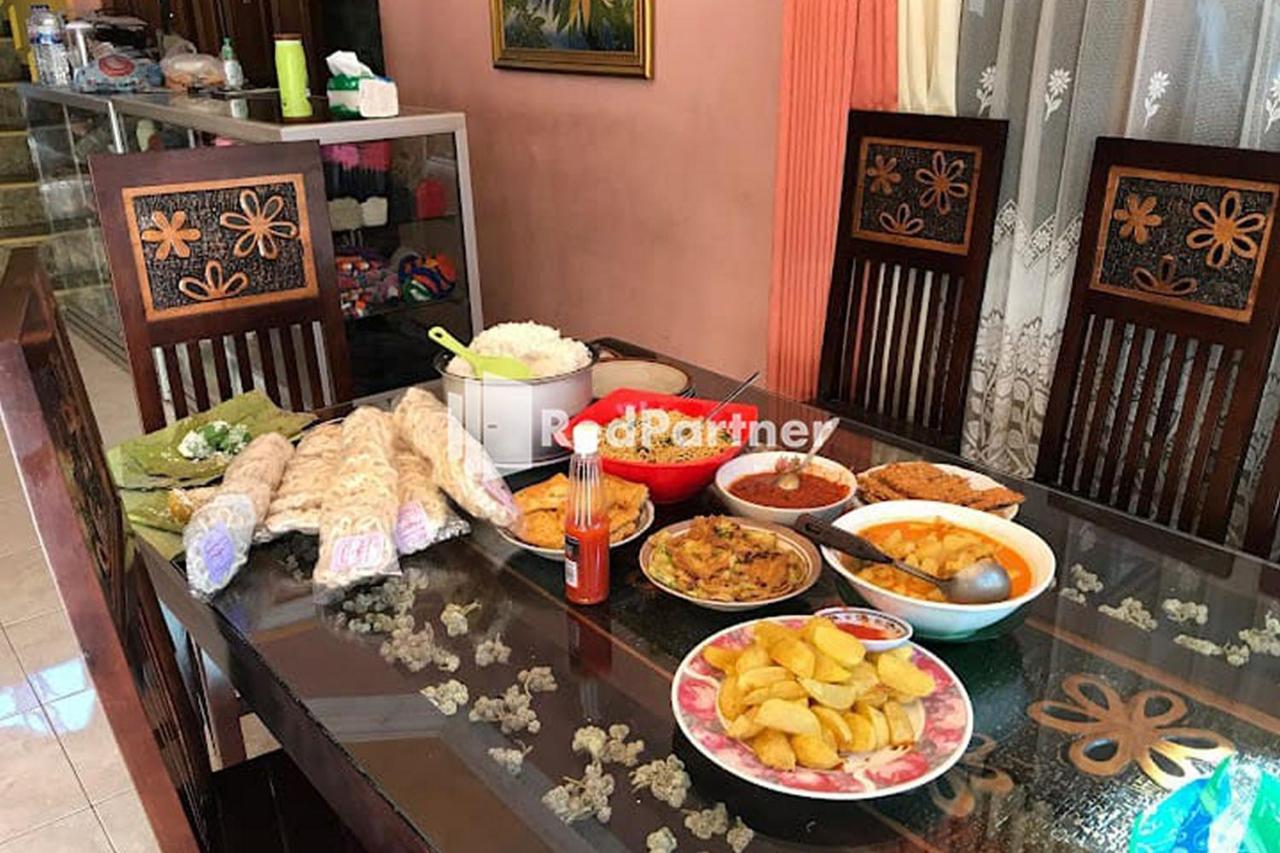 Bromo Indah Lestari Homestay Mitra Reddoorz Pasuruan Exteriér fotografie