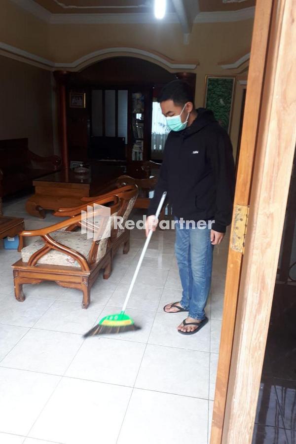 Bromo Indah Lestari Homestay Mitra Reddoorz Pasuruan Exteriér fotografie